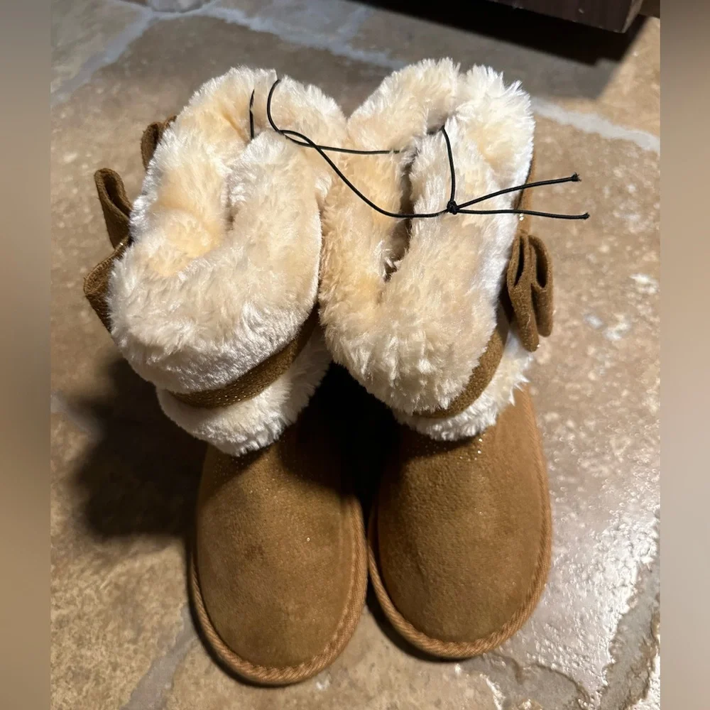 NWT Bebe Girls Shimmer MicroSuede Winter Boot Size 3